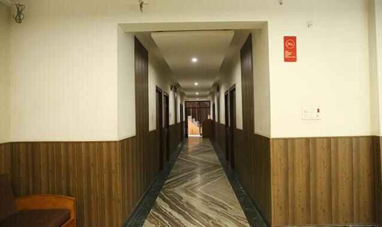 Fabhotel Corbett Inn Rudrapur Екстериор снимка
